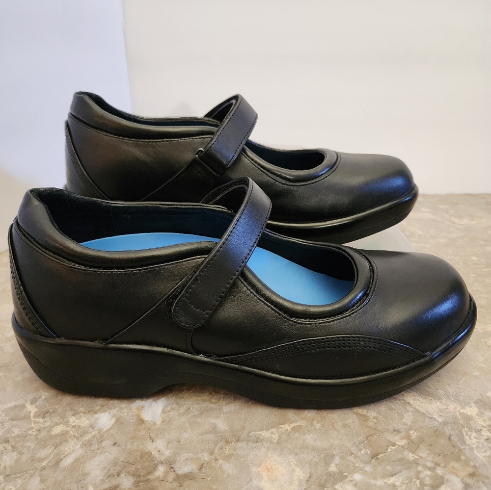 9.5 W Apex Ambulatory Mary Jane